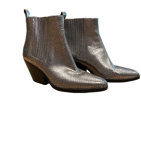 MICHAEL KORS Sinclair Metallic Embossed Silver Leather Swiftie Cowboy Boot 6 - Picture 4 of 16